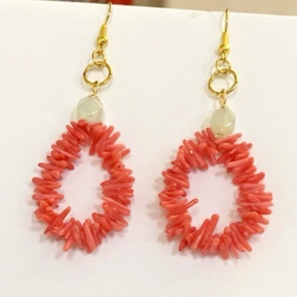 Vibrant Coral and Gold Hoop Earrings - Picture 3 of 10